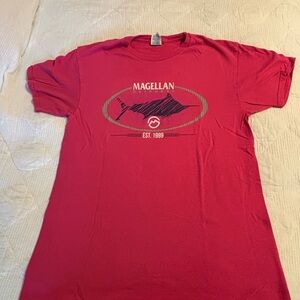 Magellan Outdoors Red Graphic Short Sleeve Tee